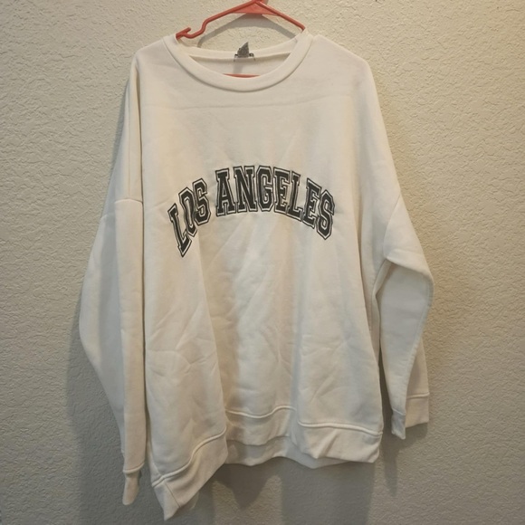 Rue21 Tops - Rue 21 Women’s 3X Los Angeles‎ sweatshirt off-white sweater